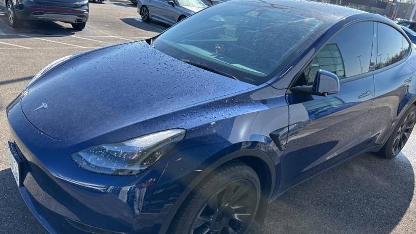 TESLA MODEL Y 2024 7SAYGAEE8RF169239 image